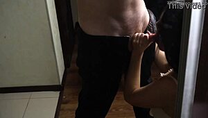 Брюнетка минет и ебля раком у зеркала - кончить внутрь!