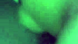 헤이, 이웃집에 설탕 빌리러 갔는데 그가 나를 거칠게 박아 오르가즘까지 가게 하고 가슴에 정액 뿌렸어 😈