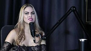 I denne samlingen blir Sra Love n Fire med på preliminares podcast med Bia Hot for bisexuell swinger-action i lingerie. Se på Sheer Red med 18+ cosplay-vibes