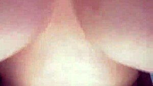 Knepper en sød spansk pige emejotaxxx med stor røv i doggystyle og cowgirl indtil hård quickie sex