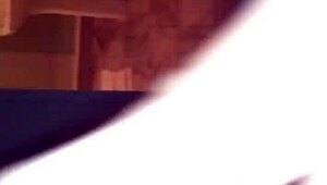 Soy Karina hotwife agotando a dos chicos jóvenes 18+ en trío creampie con exhibición de ama de casa