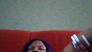 Åh fan jag älskar att göra mig själv krämig med den här håriga svarta vibben... känns så gött va?