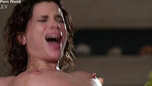 Chica bikini Ada Lapiedra aceitada masaje caliente monta duro masajista