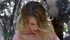 블레이크 에덴 피쉬넷과 힐 신고 면도 보지와 엉덩이 손가락 😏🍑