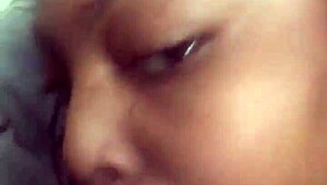 젊은 엄마 거대 BBC 빨아줘서 짜릿하네