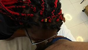 Jag blev så jävla kåt när jag vaknade att jag djuphalsade grannens styvsons enorma kuk i hans sovrum