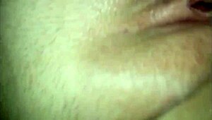 Hé, kijk naar deze wilde vrouw die creampied wordt door willekeurige vreemden 😈