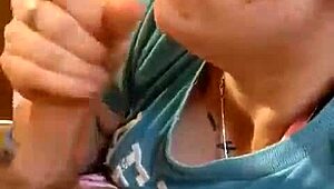 О блин, Кетабагг сосет моему старому другу, пока жена смотрит, чистый куколд