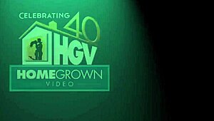 ワイルドティーン18+金髪ベイブが曲げられて、悪い恋人からモンスターコックで深いバックマンコファック