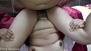 Besøger og knuller den beskidte fisse på gudmor der slugte sæden