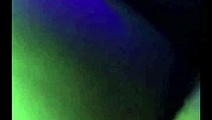 Louco de tesão enquanto a esposa cavalga meu pauzão de cowgirl lambendo a buceta raspada dela