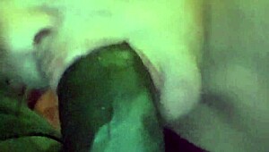 Deepthroat Blowjob Lecat Dari Si Kerdil Pelacur Di Kote Hitam Monster Besar