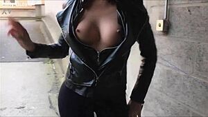 Vzpomínám na svůj první flashing na ulici, ukazování těch prsou a zadku na veřejnosti, část 2