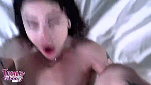 Minik Lydia Black derin boğaz sakso ve kovgirl için eğiliyor, Seth'ten polis kaçışı için hızlı kreampie alıyor.