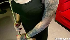 Oh Tuhan, permainan kolam bertukar jadi blowjob tandas awam pelacur dengan cumshot dan facial