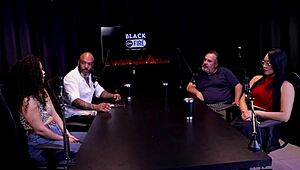 tjejen stoppar allt i munnen och kör lesbscener, de ville se hennes kuk för att känna igen och hon sprutar inte, med Binho Ted oficial i sheer red.