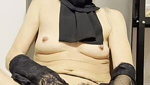 Di dapur, si pirang Eropah main dildo buatan sendiri sampai orgasme kuat.