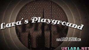 İngiliz milf çorapla eldivenli topuklu şık Avrupa lezbiyeniyle yalıyor