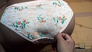 miluju, když moje indická nevlastní sestra s velkými prsama dostane olíznutou a vyjebanou chlupatou kundičku v psí poloze