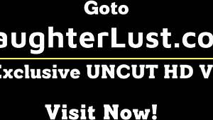 Nämä tytöt sukeltavat ensimmäiseen villiin seksiin toistensa isäpuolten kanssa