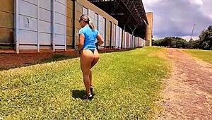 i love showing off in public places and especially when theres a big dick to fuck my ass this is just a little bit of this adventure full video on premium luna oliveira e vagninho