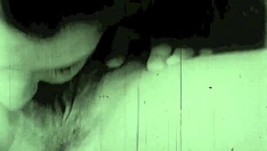 Hey tjek disse vintage lesber blive hede i erotiske bekendelser fra victoriansk herres hemmelige liv