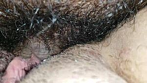 Casal casado explode em sexo intenso da noite de núpcias com tesão cru