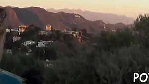 Deze geile jonge meid 18+ in kousen krijgt haar strakke kut hard geramd in hardcore POV