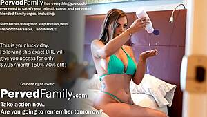 Min gud stedmoster med store patter og røv giver blowjob i fantasy POV virkelighed