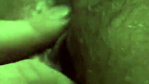 Ei, olha essa coroa gordinha milf dedando buceta e cu peludos no amador. Tá quente!