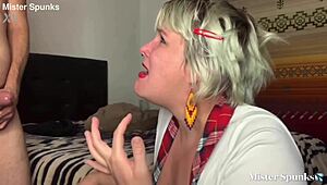 imagina o choque dela engolindo primeira gozada de gosto ruim na boca?