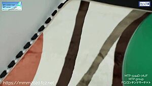 In deze Japanse fetishvideo doet het model mee aan PANSTOCK-shoot sessie 5-2 met Aziatische details.