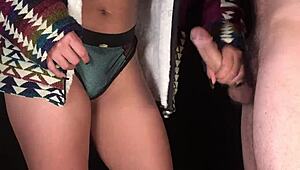 В домашней сессии случайно сперма на лицо после трех дрочек с тремя большими порциями