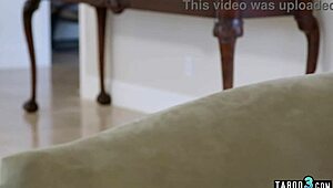 ブロンドのミルフ不動産屋アリソン・レイが熟れたレズビアン客にオマンコを舐められて指マンされる