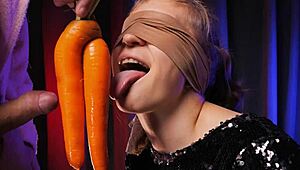 Je suis si en colère que mon beau-frère m'ait piégée dans une pipe deepthroat les yeux bandés avec sa grosse bite pendant ce jeu de goût, que du dirty talk et sperme en bouche !