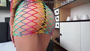 Winzige Brasilianerin Gih Spanic nimmt 5 Riesen-Schwänze in Gangbang mit Pissen und Gaping-Arsch