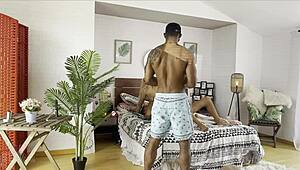 Задкулисни от снимките с прясна 19-годишна френска 18+