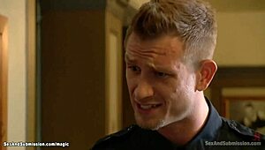 Ох човече аз съм вързаната милф анално чукана от охранители толкова грубо ух да