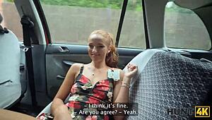 Mec ramasse sa copine tchèque aux longs cheveux au ranch pour baise POV rough outdoor pendant que pote regarde cuckold