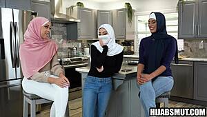 Kuumat nuoret arabimuslimitytöt 18+ saavat kovan ryhmäpanon ekan suihinoton kera