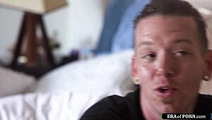 Опа, девствена студентка 18+ почти хваната по време на ебане в класното