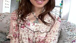 japonska najstnica 18+ prvič okusi spermo v necenzuriranem cim sesanju z vibratorko na klitorju do orgazma