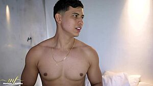 Monique Fuentes γαμάει παρθένο Angel Cruz σκυλάδικο χωρίς προφυλακτικό