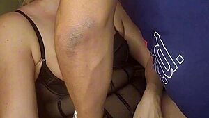 Zamislite si jebanje ukrajinske pastorke dokler ne konča znova in znova na tvojem kureru