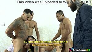 най-добрите ми приятели гангбангват мащехата ми във финала