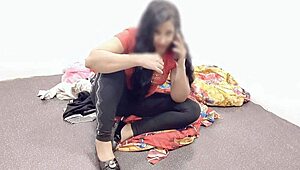 Dickes Desi-Stiefschwesterchen schreit vor Schmerz beim brutalen Arschfick Doggy