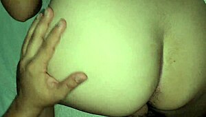 Kurwa, owłosiona mokra cipka szwagierki taka soczysta z bliska, chcesz creampie? 🔥💦