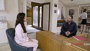 Darmowa cipka nastolatki 18+ wyruchana przez szefa w biurze dziś 😈💦 vibe zniszczenia