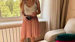 Уау горещата руска стеименка на моя приятел ме моли за хуя и ме язди жестоко 💦