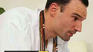 Блонд милф Кейти Мънро харесва гмуркане с голям кур и твърдо лижане на путка